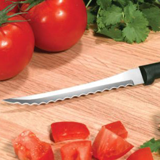 Why a Serrated Knife Is the Best Tool to Slice Tomatoes
